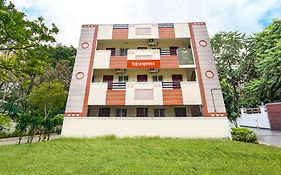 Fabexpress Clover Castle - Nr Coimbatore International Airport